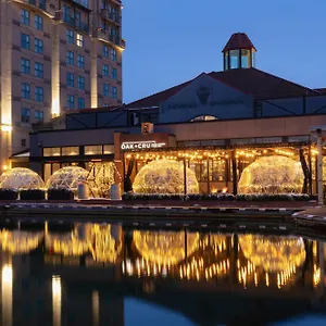 Kelowna hotels &amp; apartments, all accommodations in Kelowna