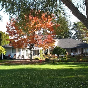 Kelowna hotels &amp; apartments, all accommodations in Kelowna