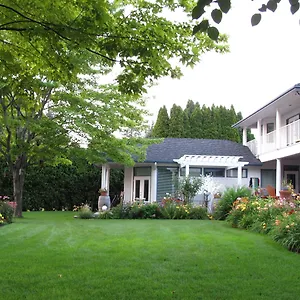 Kelowna hotels &amp; apartments, all accommodations in Kelowna