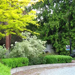 Kelowna hotels &amp; apartments, all accommodations in Kelowna