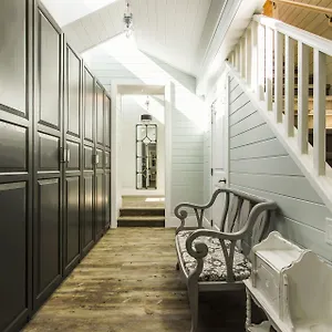 Kelowna hotels &amp; apartments, all accommodations in Kelowna