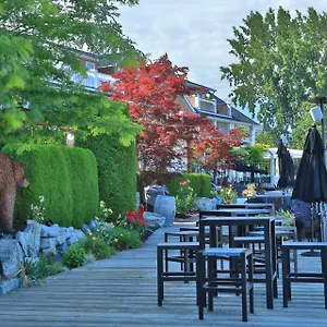 Kelowna hotels &amp; apartments, all accommodations in Kelowna